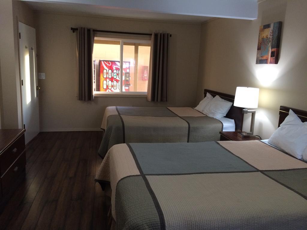 Townhouse Inn & Suites Klamath Falls Esterno foto