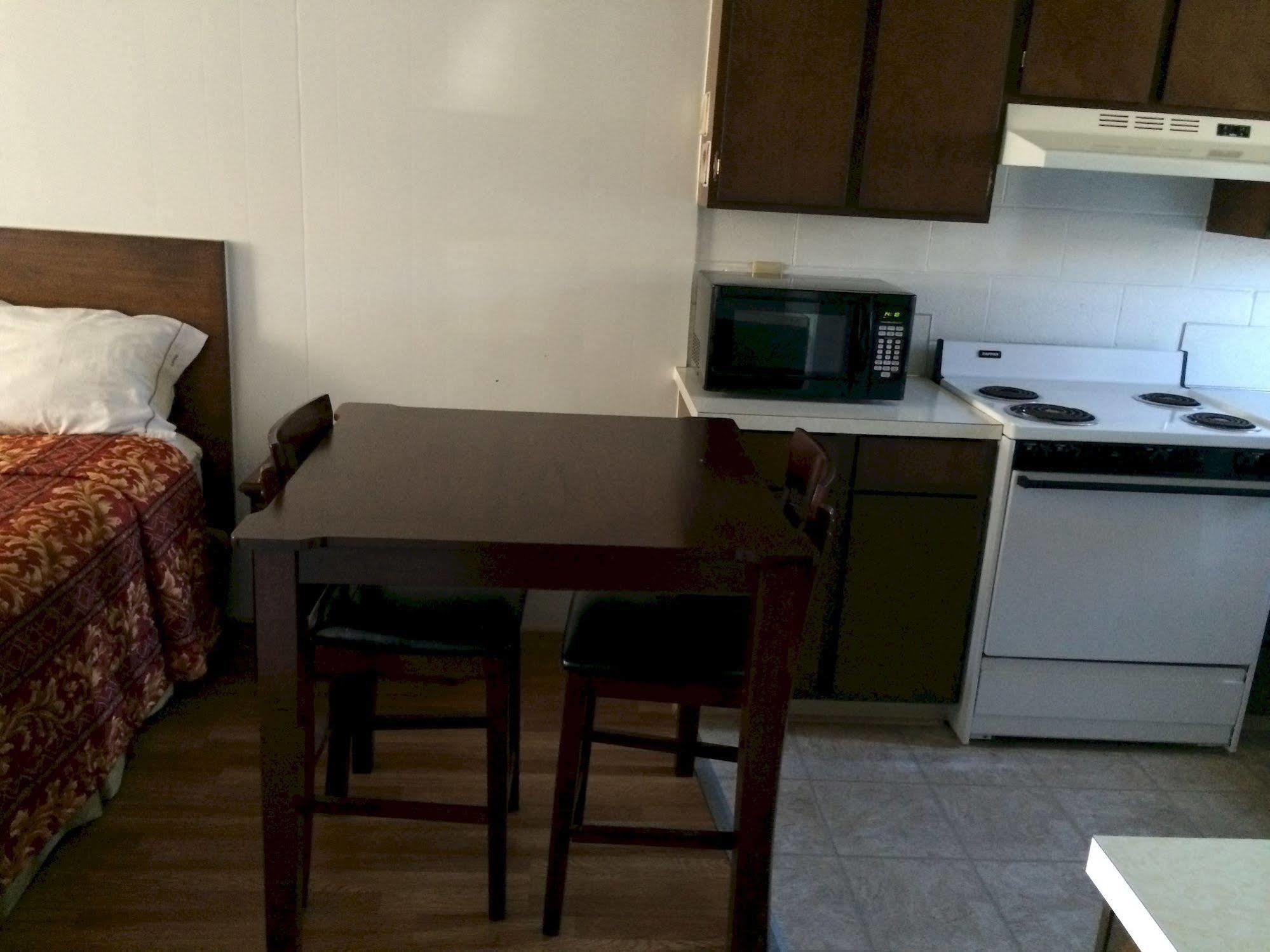 Townhouse Inn & Suites Klamath Falls Esterno foto