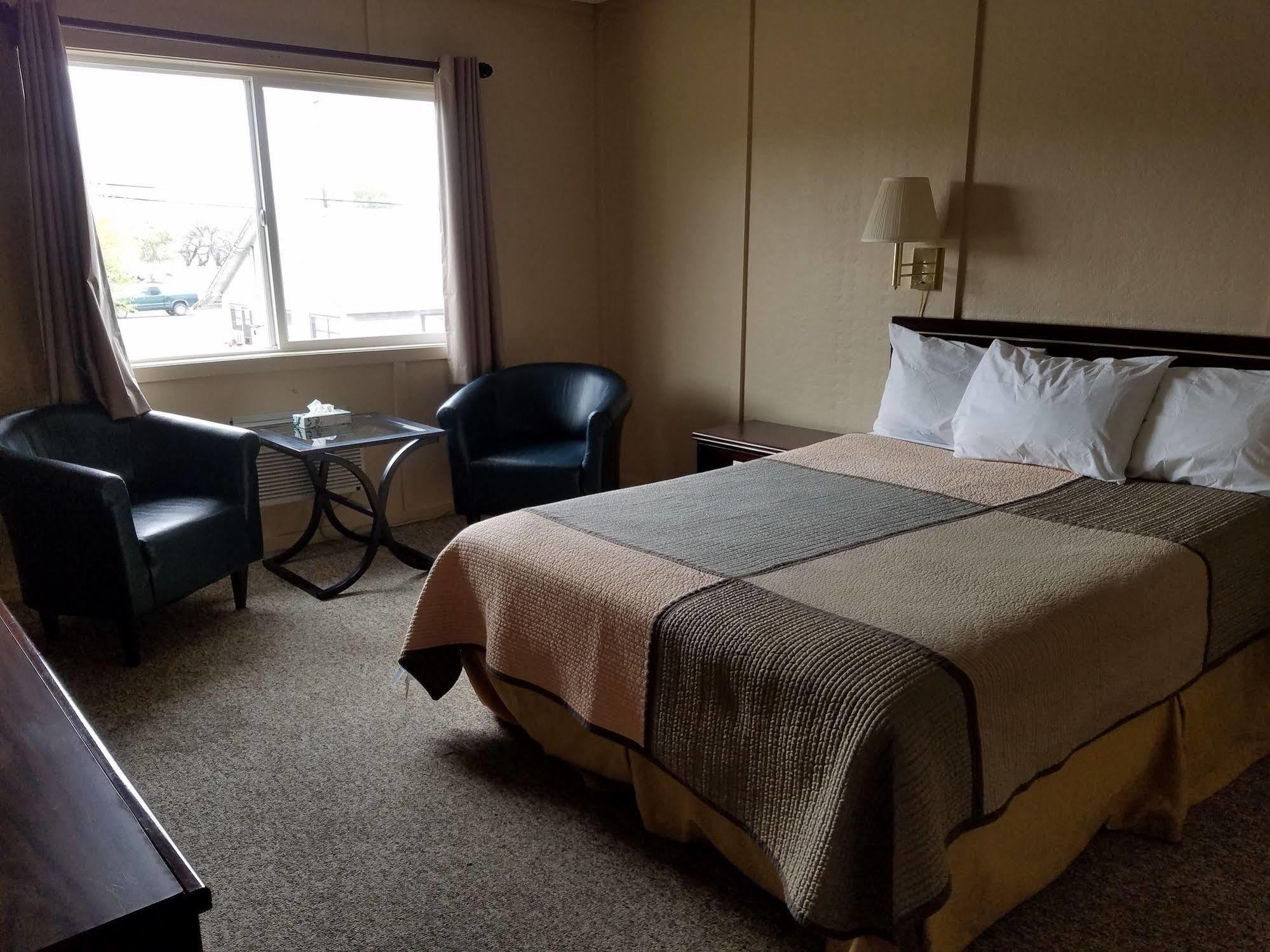 Townhouse Inn & Suites Klamath Falls Esterno foto