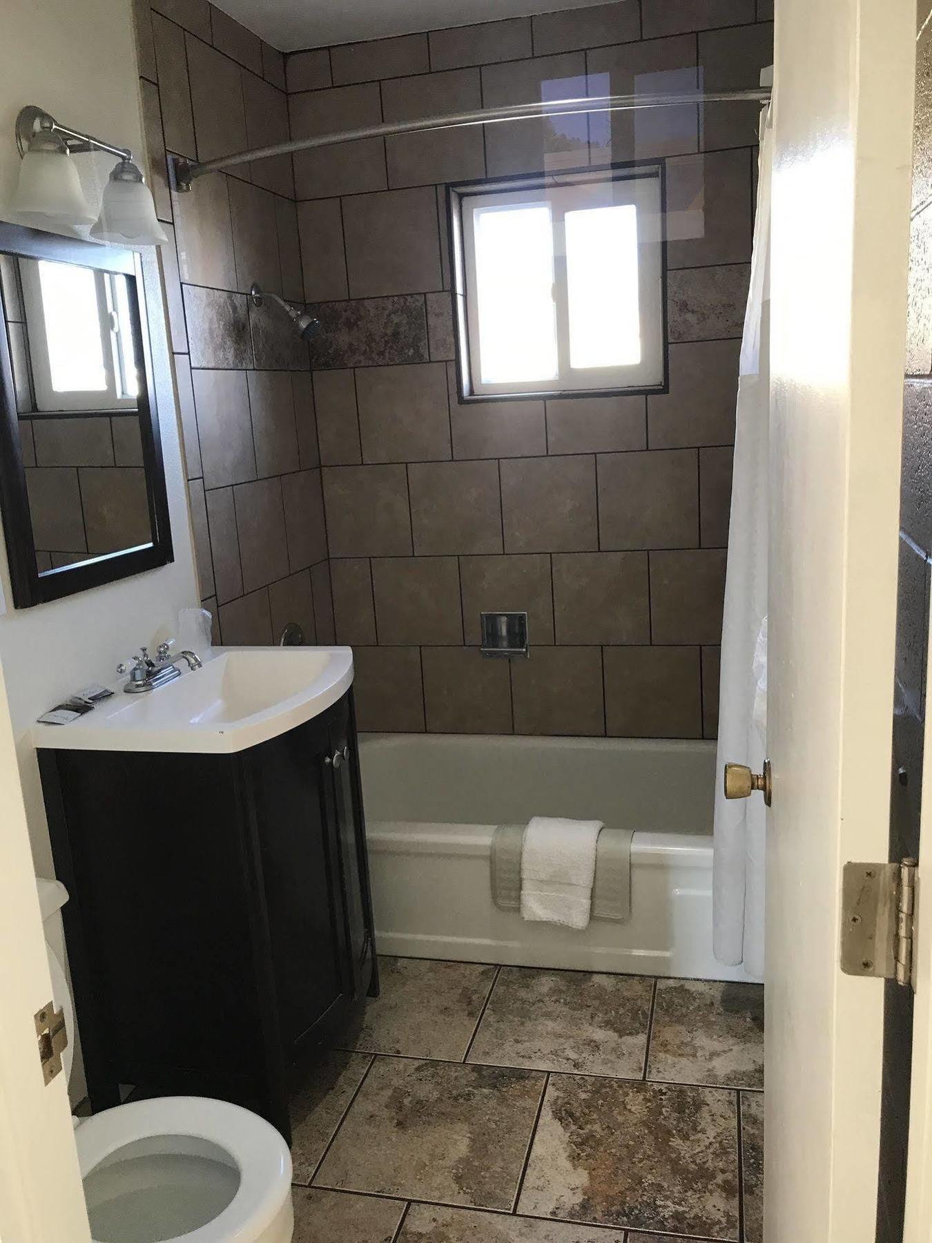 Townhouse Inn & Suites Klamath Falls Esterno foto