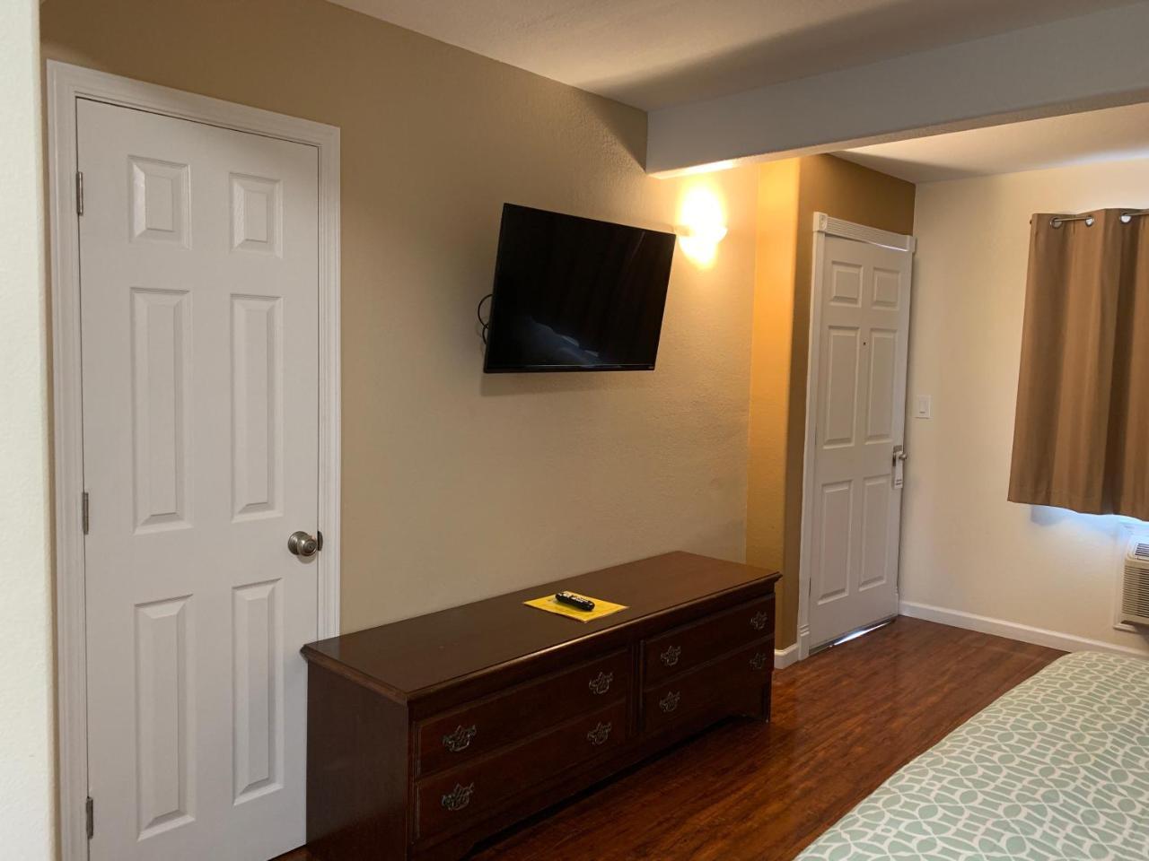 Townhouse Inn & Suites Klamath Falls Esterno foto