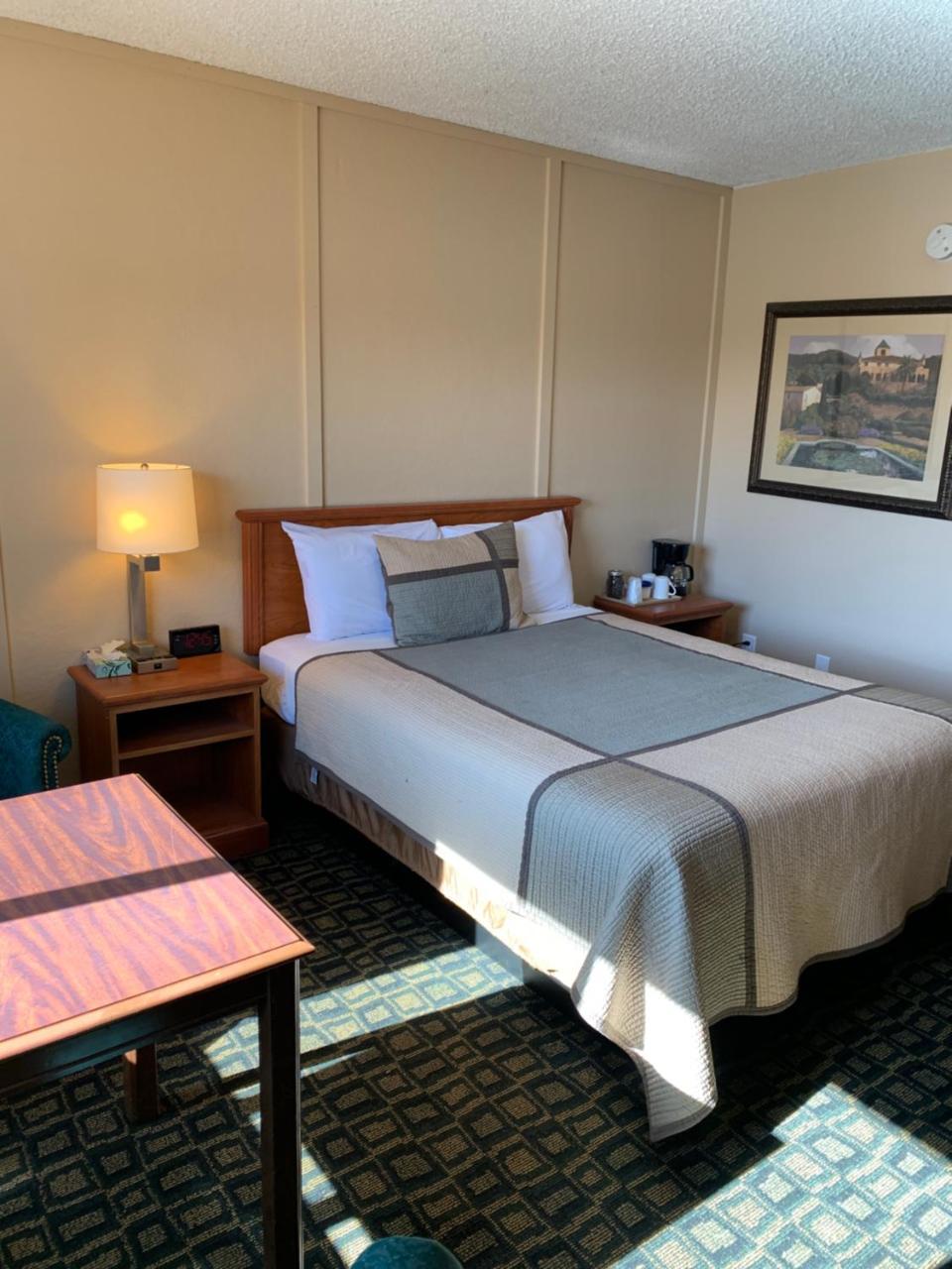 Townhouse Inn & Suites Klamath Falls Esterno foto